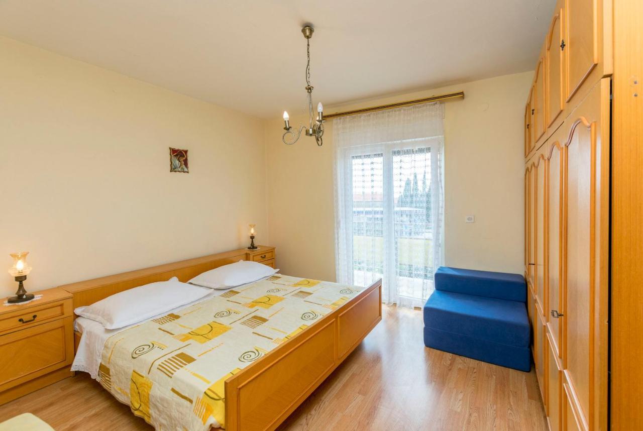 Apartment Lele Примоштен Экстерьер фото